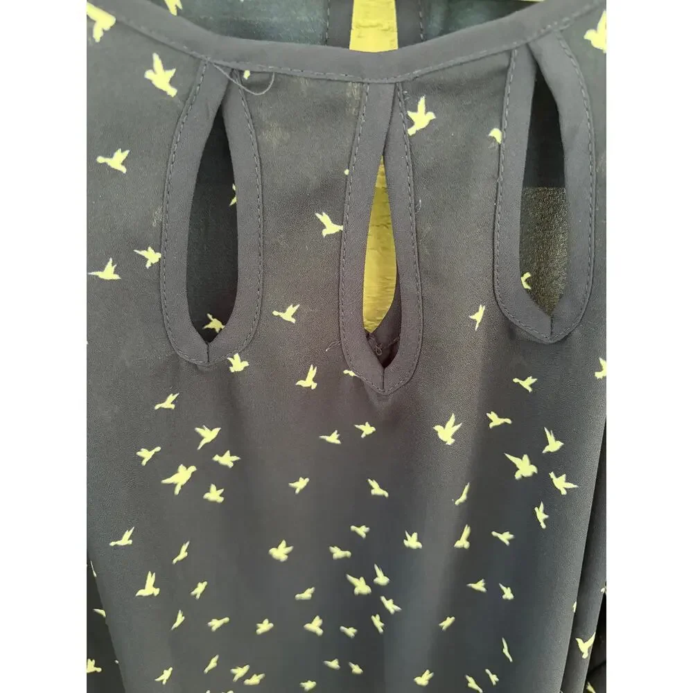 Papermoon Navy Bird Print Keyhole Tank Top Size Small Flowy Sleeveless Blouse - Picture 3 of 6